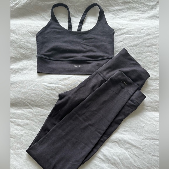 SET Active Scoop Y Sports Bra + High-rise Leggings - Picture 1 of 1